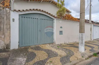 RE/MAX VENDE Casa 4 Quartos, 2 Banheiros 1 suite 2 vaga Campinas/ SP