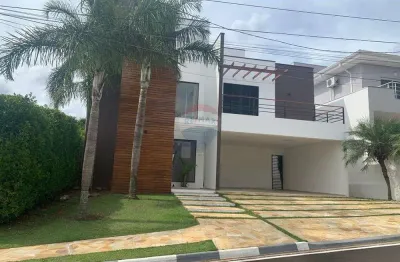 RE/MAX Aluga casa em Valinhos condomínio Vila Romana 3 suítes, 3 vaga,251.46 de área construída. Aluguel de R$ 11.000,00