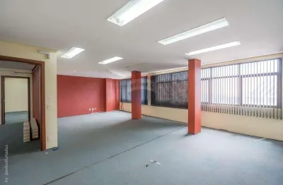 REMAX CASANOVA Vende Prédio Comercial, 1381 m², recepção, 4 andares, 8 vagas, elevador, ar condicionado, 6 banheiros