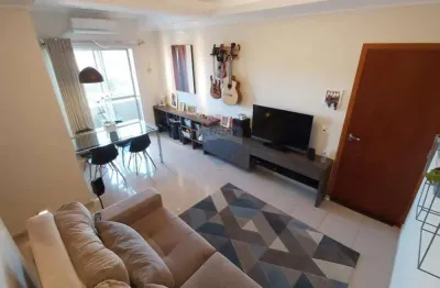 REMAX Aluga Apto 2 quartos, 1 suíte, 3 banheiros, 1 vaga coberta, sala com varanda - Pq Itália