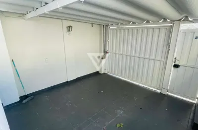 Alugue agora! casa com 2 quartos e quintal em localização privilegiada!