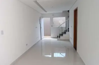 Casa de condomínio 2 dorm, 2 banheiros, 1 vaga, 53m, maracanã.
