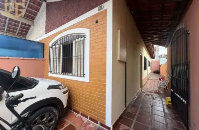 Casa geminada, 2 dorms, 1 banheiro, 2 vagas, 68m², maracanã, 850m da praia
