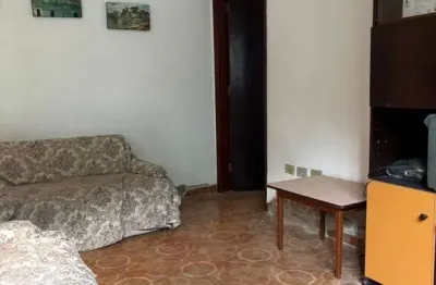 Casa geminada, 2 dormitórios, 1 banheiro, 2 vagas, 65m², mirim, 550m da praia
