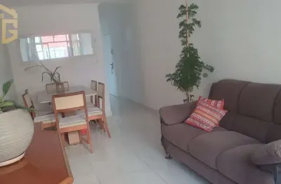 Apto 250m praia com 2 dorm sendo 1 suíte,  2 banheiros, 1 vaga. prédio escada.