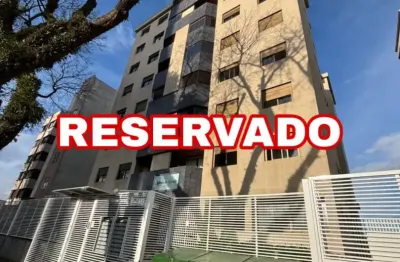 Uma quadra do palladium, vista livre, duas garagens cobertas,ultimo andar.