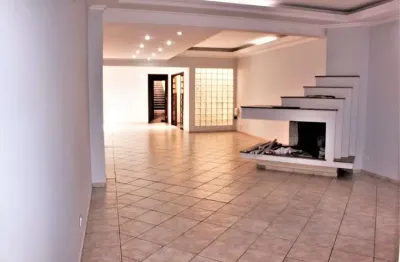 Sobrado com três suítes no jardim da glória próximo ao parque da independência