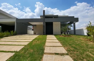 Casa térrea pronta para morar, cond. fechado á venda com 162 m² a/u com 3 suítes com 6 vagas