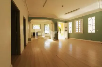 Casa com 10 quartos para alugar na Rua Topázio, Aclimação, São Paulo