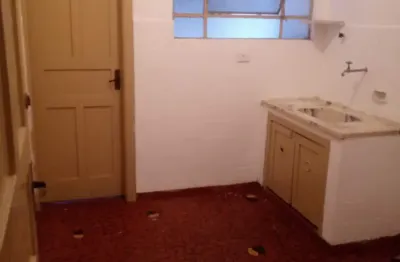 Apartamento muito bem localizado, largo do cambuci, tudo perto e condução farta para qualquer lugar. condomínio e iptu incluso no valor -  ultima unidade!!!