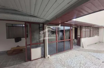 Casa com 2 quartos para alugar na rua capitão antônio joaquim barbosa, 211, cruzeiro, são josé dos pinhais, 45 m2 por r$ 1.400