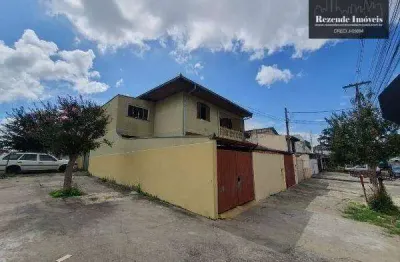 Imóvel ideal para investidor, com 2 casas para locação.