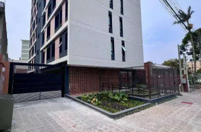 Apartamento alto da xv – moderno 2 quartos, 1 suíte, sacada com churrasqueira e skybar