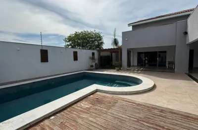 Lindo sobrado amplo, bairro santa rosa, 04 quartos sen 02 suítes, climatizado, piscina, energia solar 1.400 kw valor 10.500,00