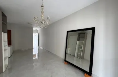 Casa condomínio rio coxipo, 105m² com 03 quartos sendo 01 suíte - valor 4.500,00