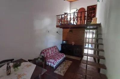 Condomínio 01 quarto + mezanino - portinho - cabo frio rj