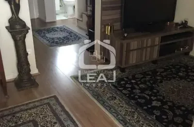 Sobrado à venda de 119m² no Parque Munhoz com 3 quartos sendo 1 suite e 2 vagas de garagem