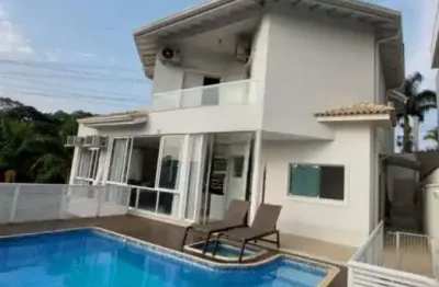Casa em condomínio mobiliada para venda com 4 dormitórios, 5 vagas de garagem sendo 2 cobertas, com 400 m² - aruã (mogi das cruzes)