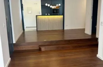 Apartamento REFORMADO à Venda com 3 dormitórios, 2 vagas de garagem, com 127 m² - Moema