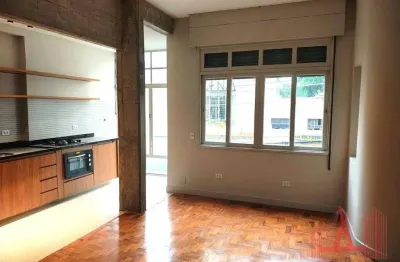 Studio  REFORMADO à Venda com 1 sala, banheiro e cozinha, com 36 m² - Santa Cecília