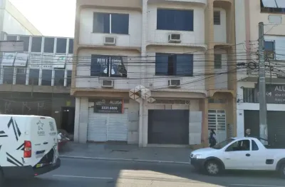 Vendo prédio com 8 salas ( podem virar 16) e duas lojas  em ponto estratégico, benjamim constant!