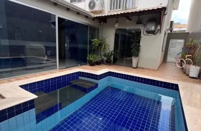 Linda casa sobrado no condominio flor do cerrado em cuiabá-mt.