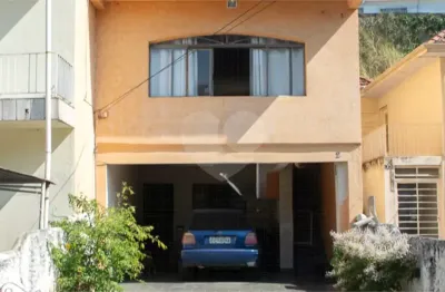 Sobrado de condomínio à venda | 250 m² | 3 suítes | 2 vagas em santana!