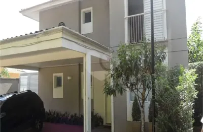 Casa à venda 197m²| condomínio fechado| 3 suítes| 3 vagas| próximo a serra da cantareira