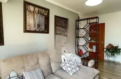 Apartamento reformado com 2 suítes e varanda – próximo ao metrô santana