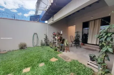 Sobrado para venda em uberlândia, nossa senhora das graças, 4 dormitórios, 1 suíte, 3 banheiros, 6 vagas
