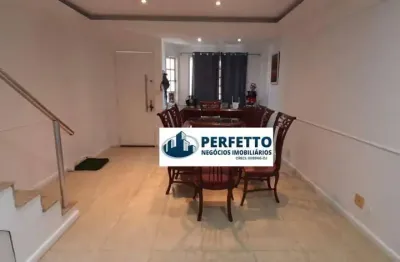 Vende - no recreio, próximo a praia da macumba, casa triplex com vaga de garagem coberta em condomínio - 460 mil