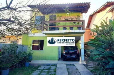 Vende - itaipu - casa duplex com 3 quartos e área externa com vaga de garagem para 3 carros