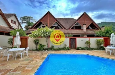 Casa ampla em condomínio fechado – a 100 metros da praia