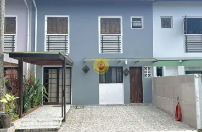 Casa em condomínio – conforto e lazer a 700 metros da praia