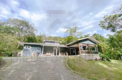 Sítio à venda em florianópolis - refúgio na ilha da magia próximo a jurere internacional - 3 quartos, 1 suíte, 2 salas, 3 banheiros, 2 vagas, 9.338m².