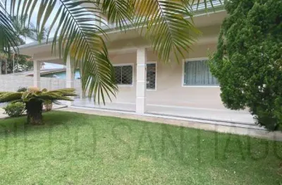 Casa de à venda em garopaba-sc na praia do siriú: 5 quartos, 3 suítes, 4 salas, 5 banheiros, 6 vagas, 203m²!