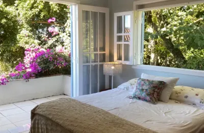 Casa impecável com 4 dormitórios em garopaba, santa catarina