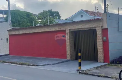 Imóvel espetacular, em san martin, com piscina e ampla área livre, ideal para residência ou comércio.
