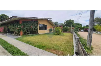 Vendo excelente casa no haras de aldeia - com 4 quartos e próximo à entrada