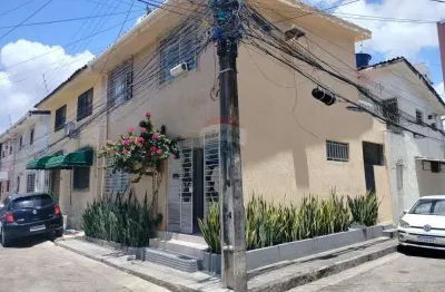 Vendo excelente casa reformada   - madalena /   - 03 quartos  - 1 andar