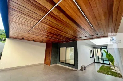 Casa à venda com 03 suítes e piscina com 207m2 de construção e 375m2 de terreno