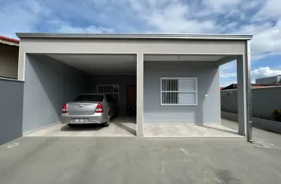 Casa em Ilha Comprida -   253m2 com 134m2 de área construída. Imóvel novo.