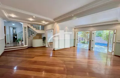 Casa à venda na granja viana, ao lado the square, terreno 555m², 501m² construção, 5quartos, home office,sauna, piscina, jardim e espaço gourmet.