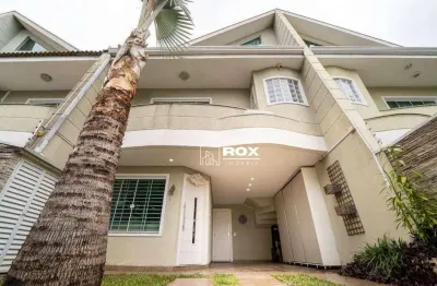 Sobrado Triplex com 3 quartos para alugar, 157 m² por R$ 6.900/mês - Água Verde, Curitiba/PR
