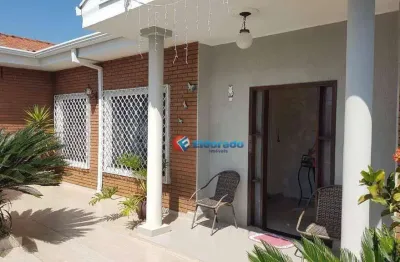 Casa com 415 m² de área total, no parque franceschini em sumaré; próximo a tudo o que você precisa!