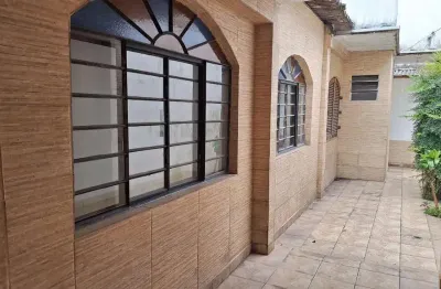 Casa com 3 quartos para alugar na Rua Morais Navarro, 221, Socorro, São Paulo