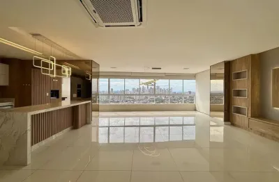 Apartamento com 3 suítes, andar alto e 3 vagas no setor marista