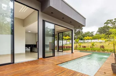 Casa térrea com 4 suítes no residencial villa verde, em senador canedo