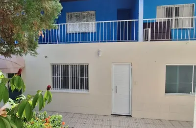 Casa duplex bem localizada com 2 quartos prox. faculdade nilton lins