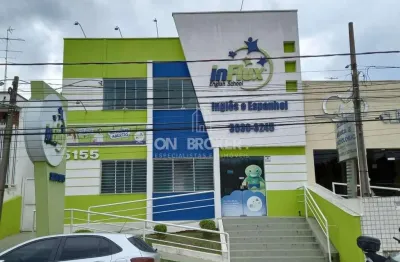 Prédio comercial com 2 pavimentos, com salas independentes, localizado em área comercial privilegiada de grande visibilidade e movimento.